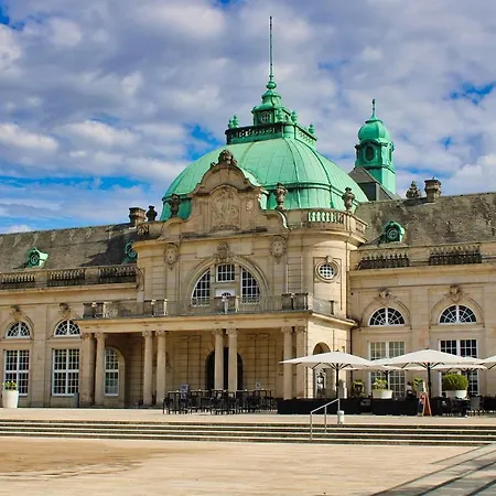 Sieben, Zentral Gelegene Mit Tiefgaragenstellplatz Appartement *