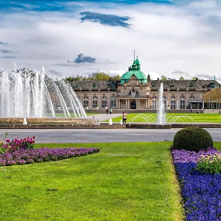 Sieben, Zentral Gelegene Mit Tiefgaragenstellplatz شقة باد اوينهاوسن