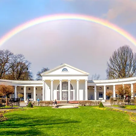 شقة Sieben, Zentral Gelegene Mit Tiefgaragenstellplatz باد اوينهاوسن