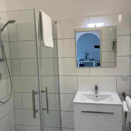 Lejlighed Sieben, Zentral Gelegene Mit Tiefgaragenstellplatz *