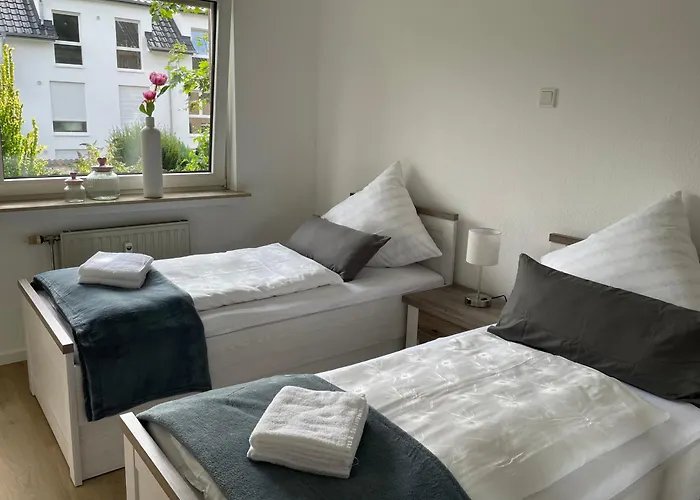 Sieben, Zentral Gelegene Mit Tiefgaragenstellplatz Apartament *