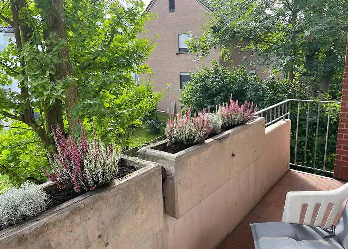 Sieben, Zentral Gelegene Mit Tiefgaragenstellplatz Daire